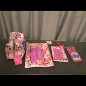 Floral Print Travel set